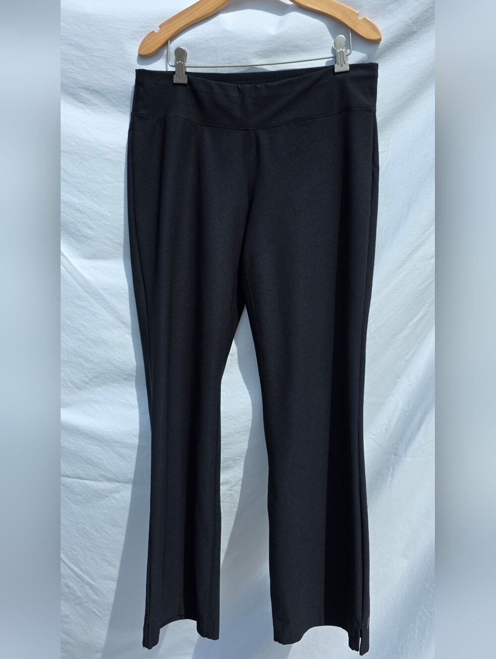 Lucy Women's Medium Classic Black Flared Yoga Pants